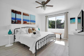 Cozy 2-bedroom townhouse close to Crescent beach